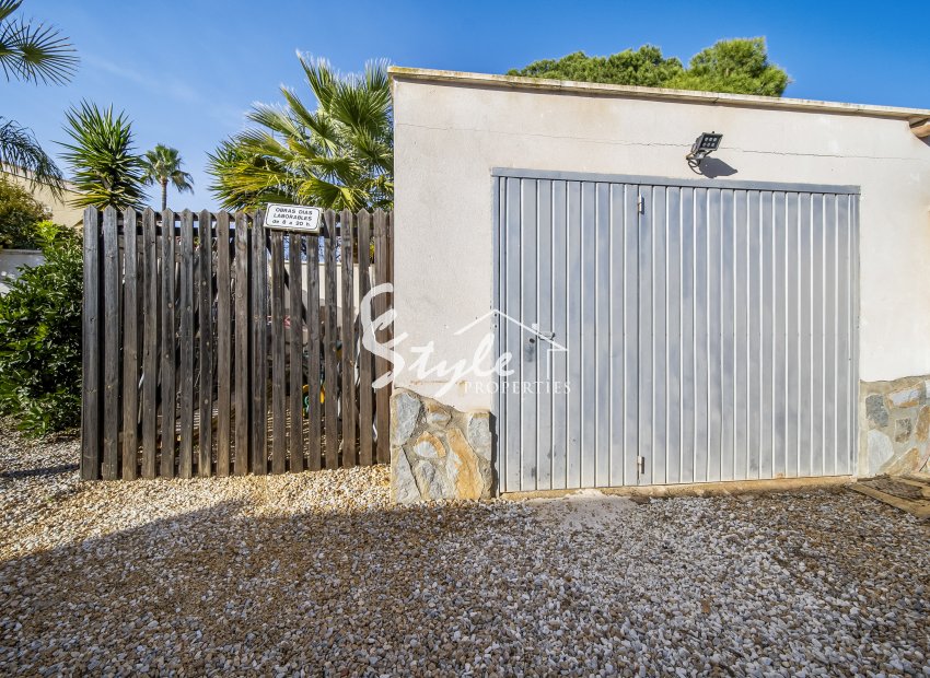 Resale - Villa - Orihuela-Costa - La Zenia
