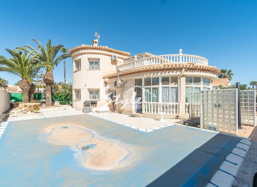 Resale - Villa - Orihuela-Costa - La Zenia
