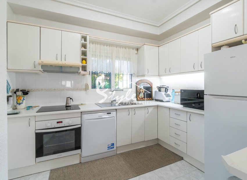 Resale - Villa - Orihuela-Costa - La Zenia