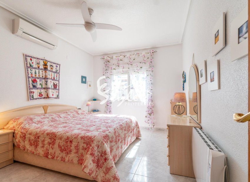 Resale - Villa - Orihuela-Costa - La Zenia