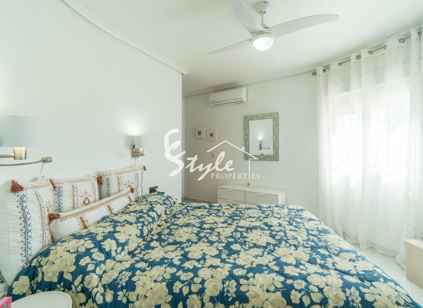 Resale - Villa - Orihuela-Costa - La Zenia