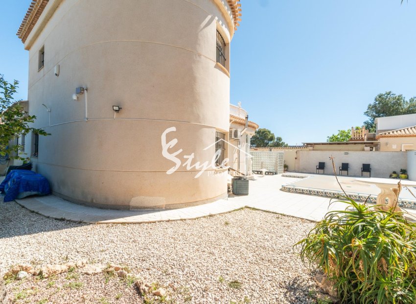 Resale - Villa - Orihuela-Costa - La Zenia