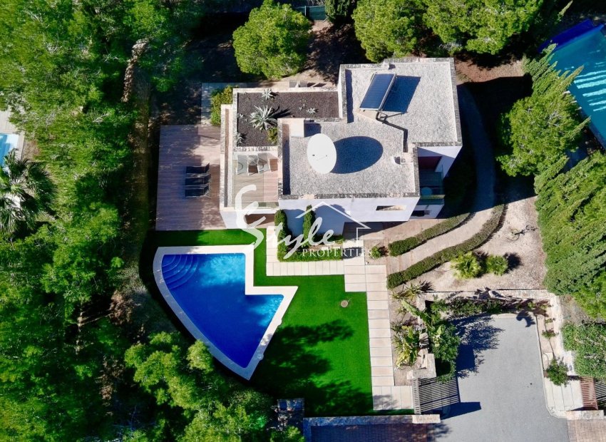 Resale - Villa - Orihuela-Costa - Las Colinas Golf