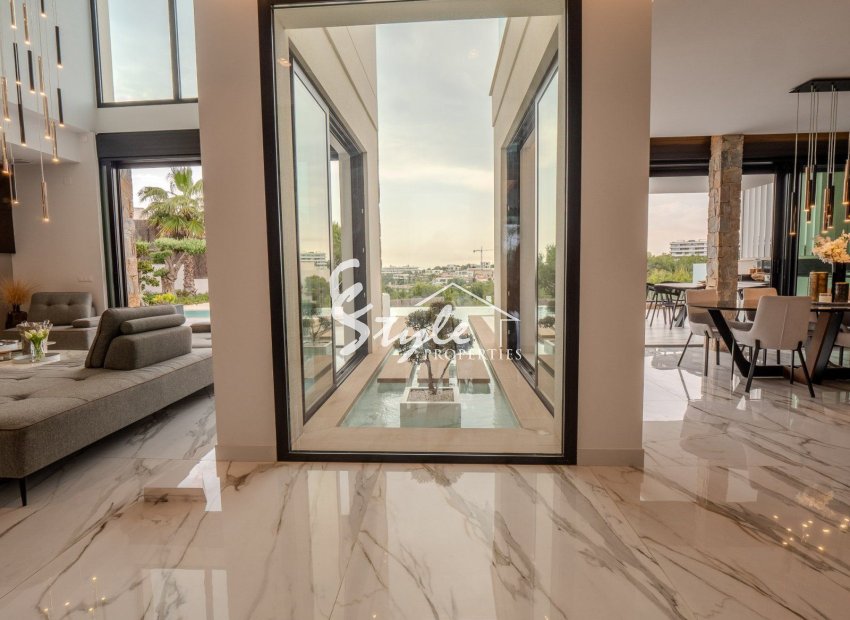 Resale - Villa - Orihuela Costa  - Las Colinas Golf