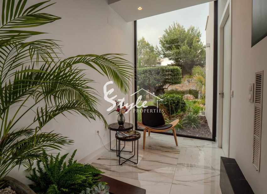 Resale - Villa - Orihuela Costa  - Las Colinas Golf