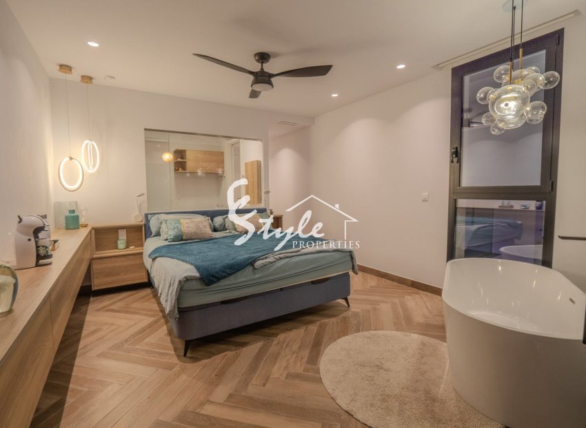 Resale - Villa - Orihuela Costa  - Las Colinas Golf