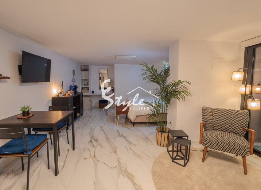 Resale - Villa - Orihuela Costa  - Las Colinas Golf