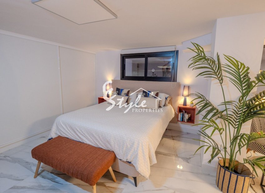 Resale - Villa - Orihuela Costa  - Las Colinas Golf