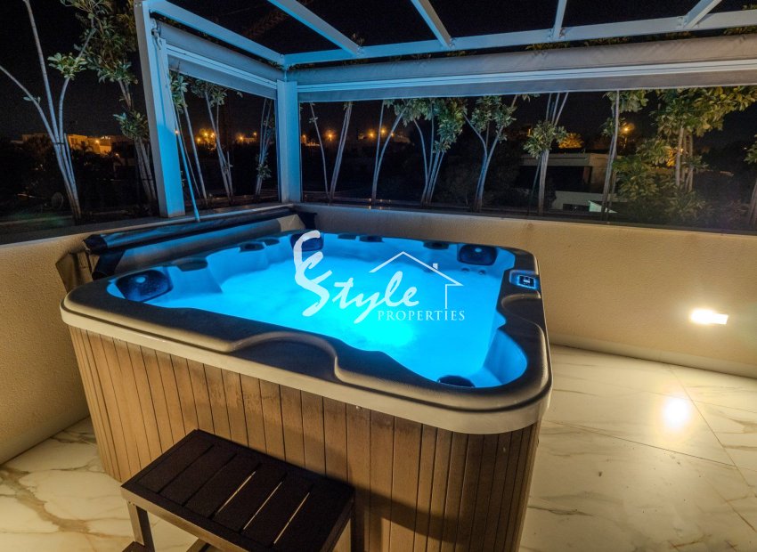 Resale - Villa - Orihuela Costa  - Las Colinas Golf