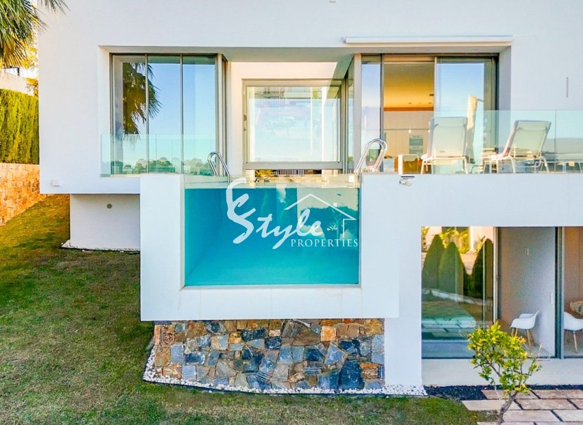 Resale - Villa - Orihuela Costa  - Las Colinas Golf