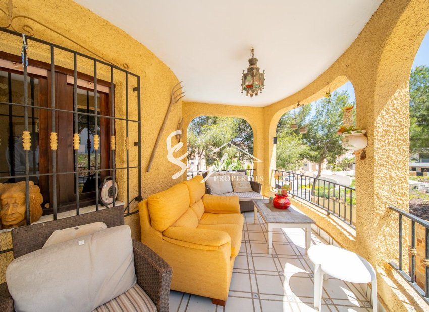 Resale - Villa - Orihuela Costa  - Las Filipinas