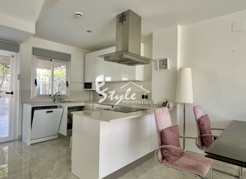 Resale - Villa - Orihuela Costa  - Lomas de Cabo Roig