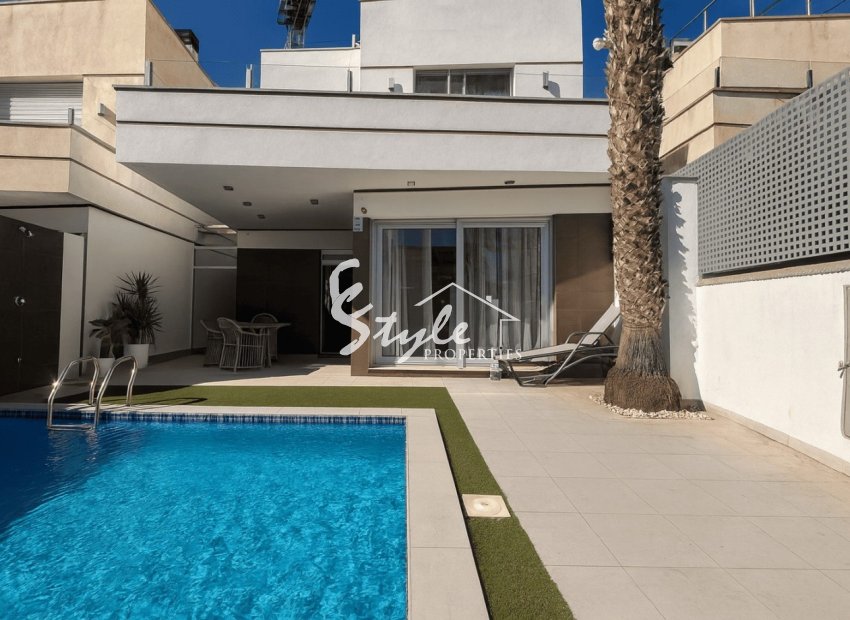 Resale - Villa - Orihuela Costa  - Lomas de Cabo Roig