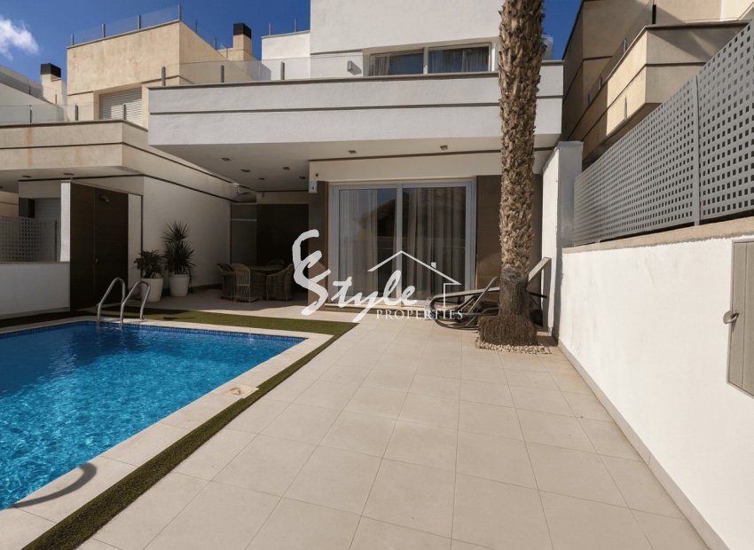 Resale - Villa - Orihuela Costa  - Lomas de Cabo Roig