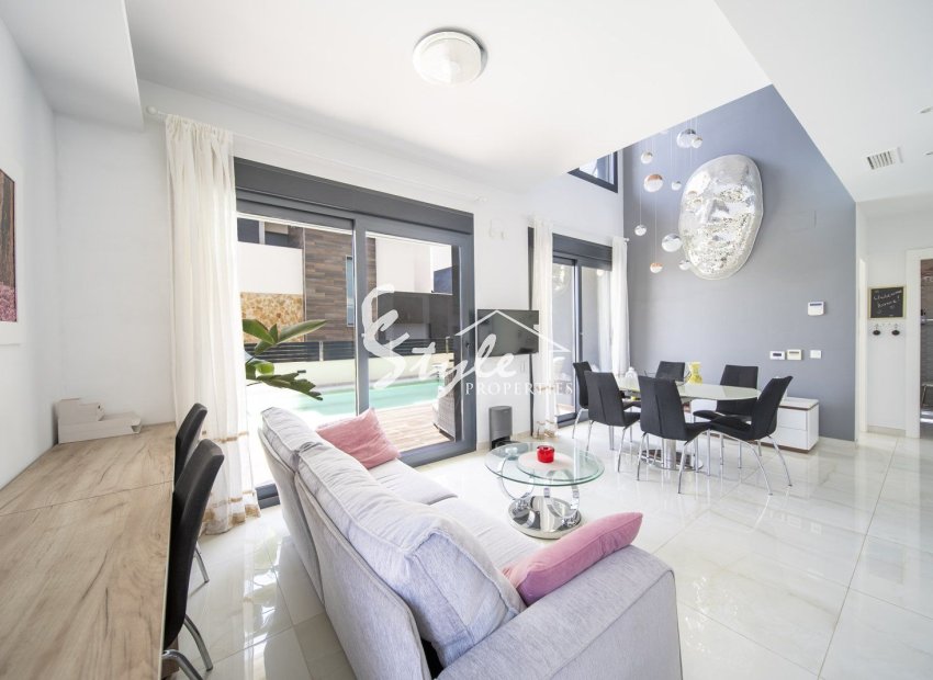 Resale - Villa - Orihuela Costa  - Lomas de Cabo Roig