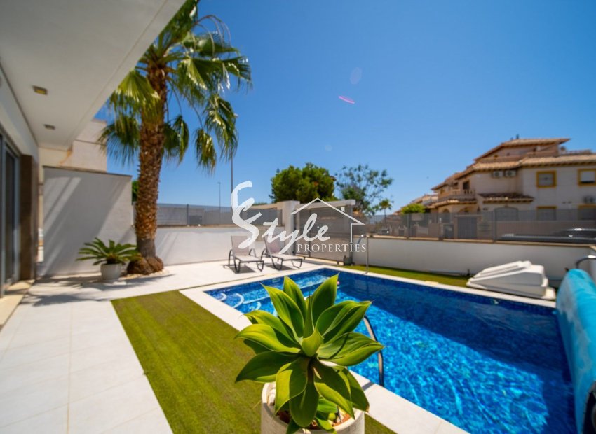 Resale - Villa - Orihuela Costa  - Lomas de Cabo Roig