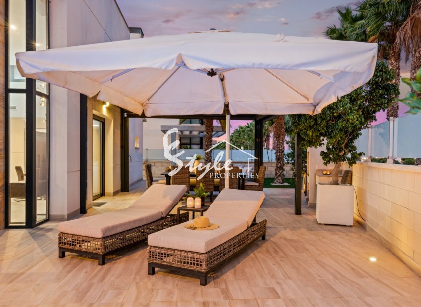 Resale - Villa - Orihuela Costa  - Lomas de Cabo Roig