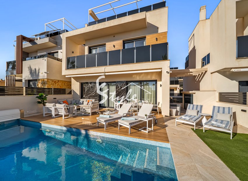 Resale - Villa - Orihuela Costa  - Lomas de Cabo Roig