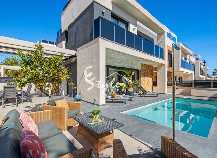 Resale - Villa - Orihuela Costa  - Lomas de Campoamor