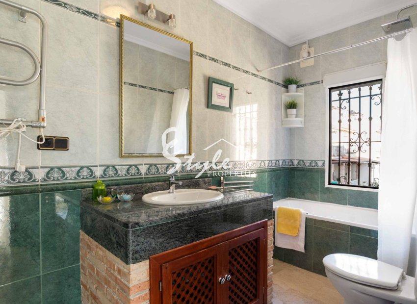 Resale - Villa - Orihuela-Costa - Los Almendros-La Florida