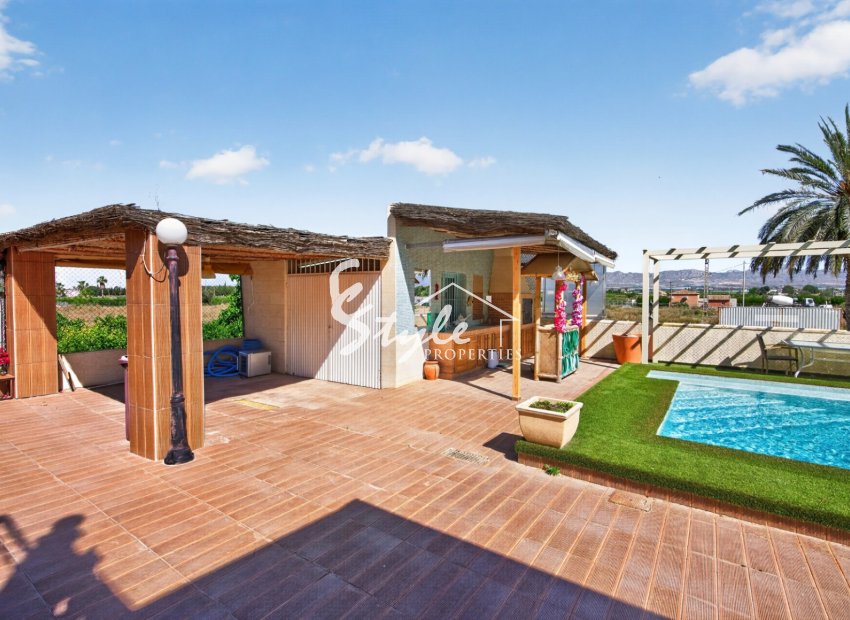 Resale - Villa - Orihuela-Costa - Orihuela Center
