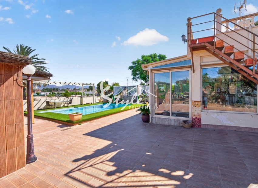 Resale - Villa - Orihuela-Costa - Orihuela Center