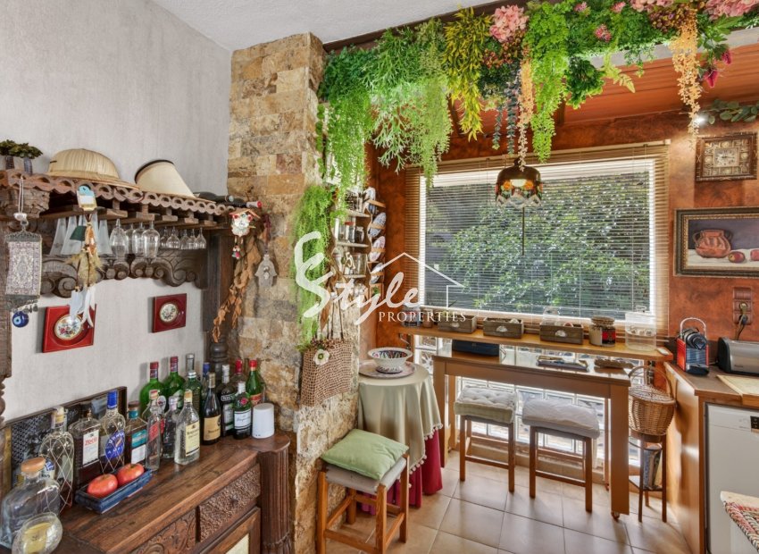 Resale - Villa - Orihuela-Costa - Orihuela Center