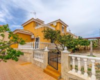 Resale - Villa - Orihuela Costa  - Orihuela Costa
