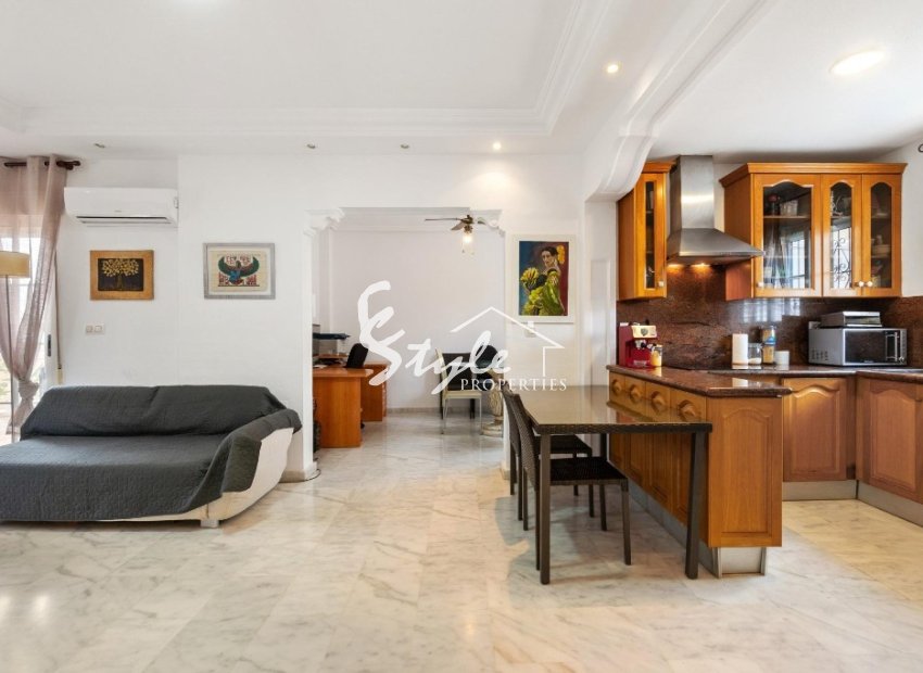 Resale - Villa - Orihuela Costa  - Orihuela Costa