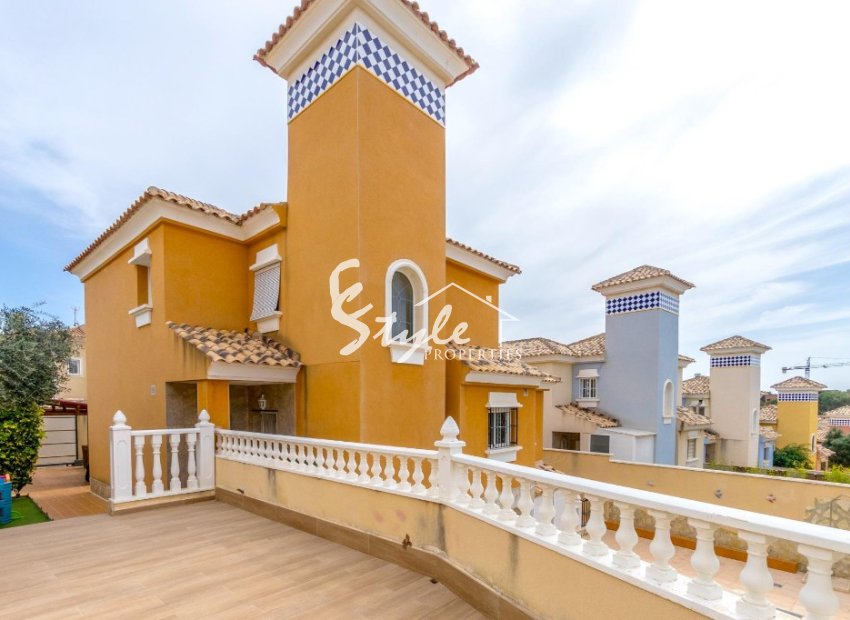 Resale - Villa - Orihuela Costa  - Orihuela Costa