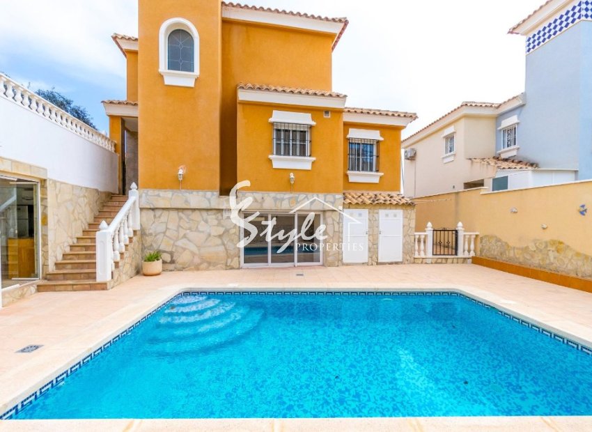 Resale - Villa - Orihuela Costa  - Orihuela Costa