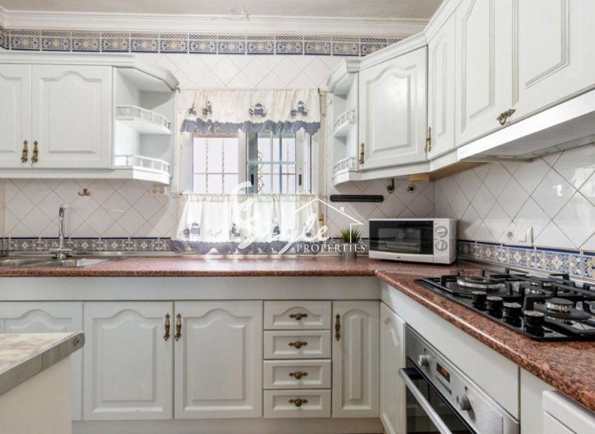 Resale - Villa - Orihuela Costa  - Playa Flamenca