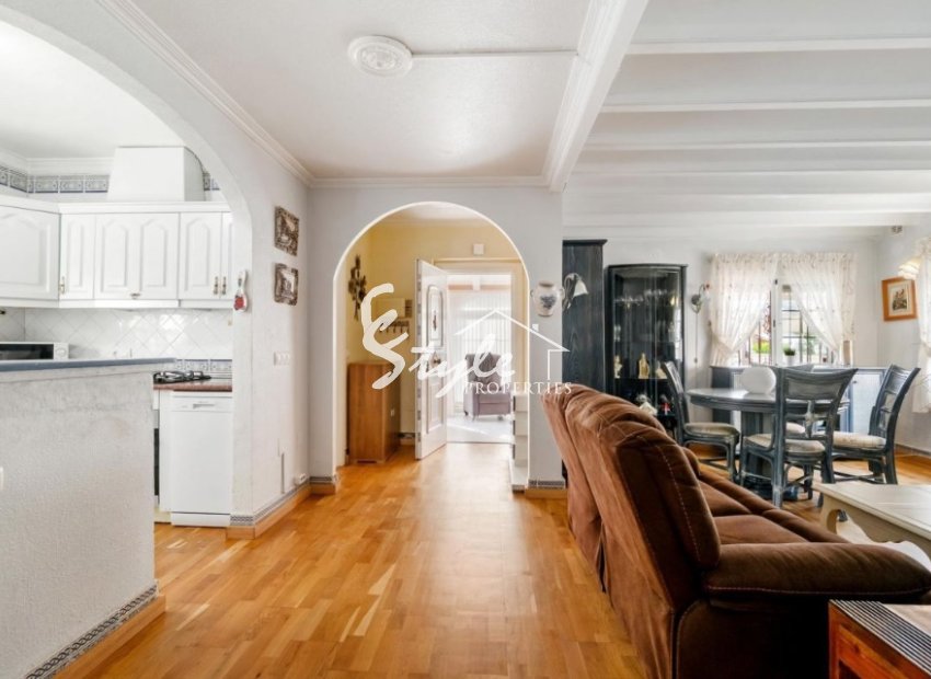 Resale - Villa - Orihuela Costa  - Playa Flamenca