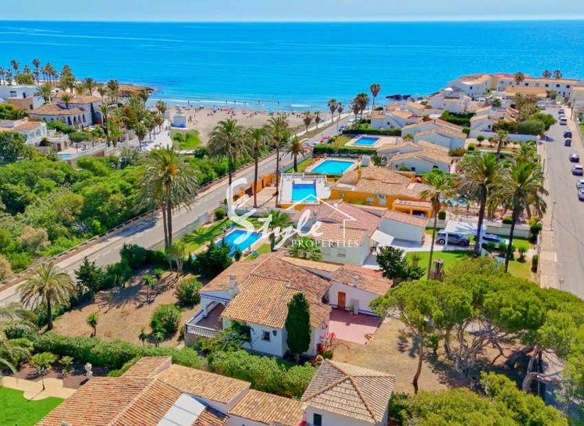 Resale - Villa - Orihuela Costa  - Playa Flamenca