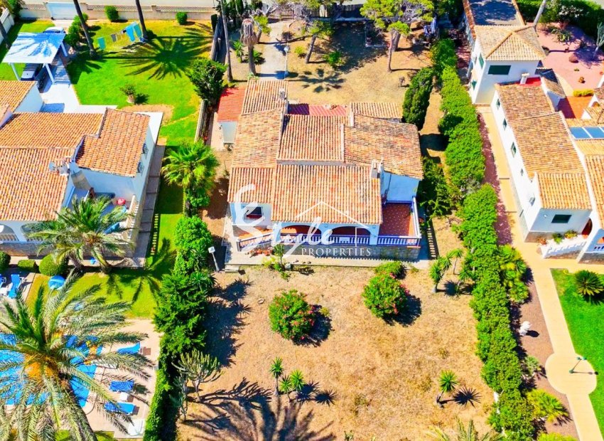 Resale - Villa - Orihuela Costa  - Playa Flamenca