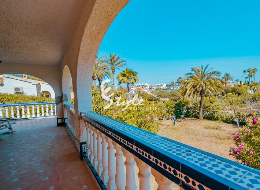 Resale - Villa - Orihuela Costa  - Playa Flamenca