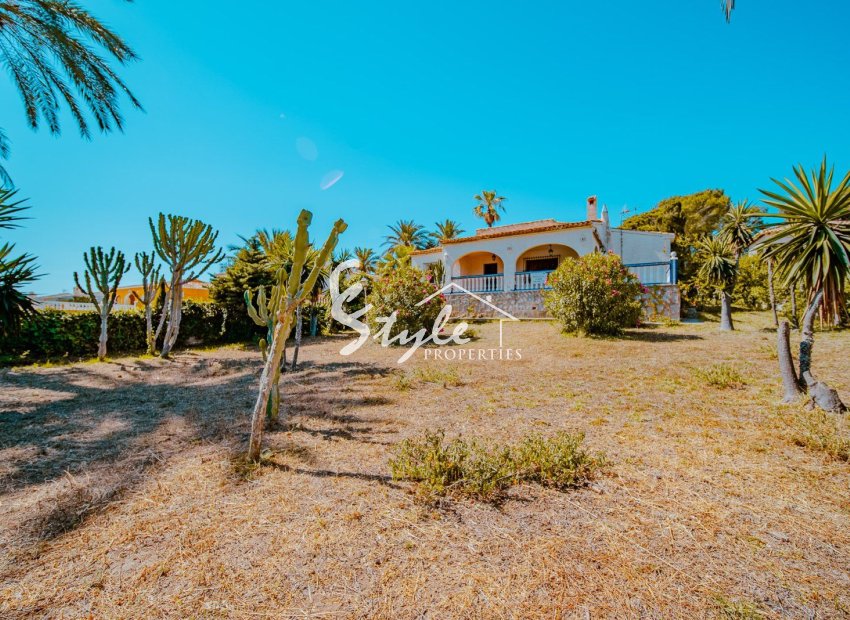 Resale - Villa - Orihuela Costa  - Playa Flamenca
