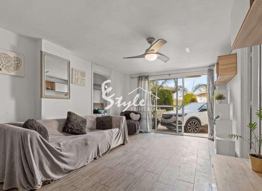 Resale - Villa - Orihuela Costa  - Playa Flamenca