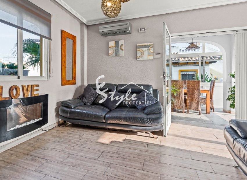 Resale - Villa - Orihuela Costa  - Playa Flamenca