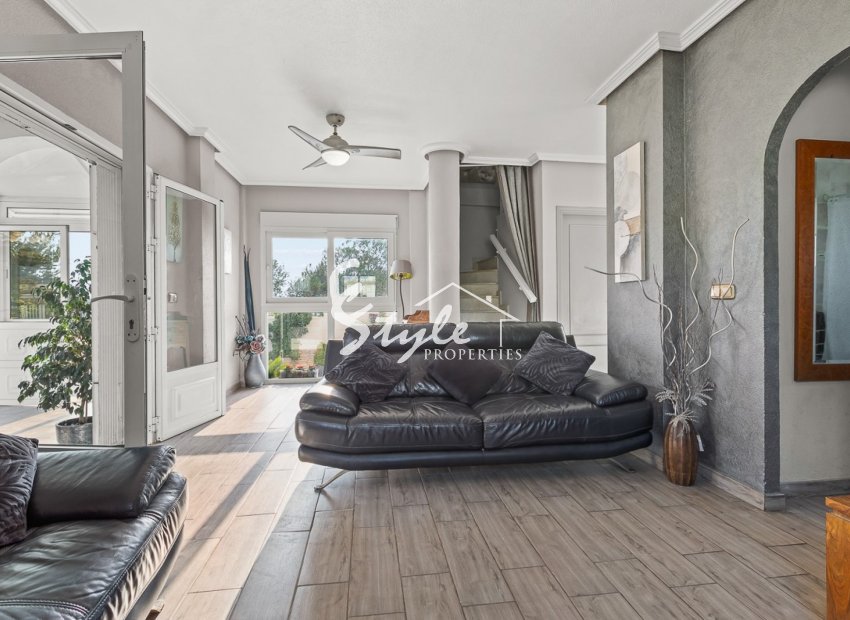 Resale - Villa - Orihuela Costa  - Playa Flamenca