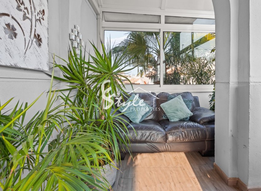 Resale - Villa - Orihuela Costa  - Playa Flamenca