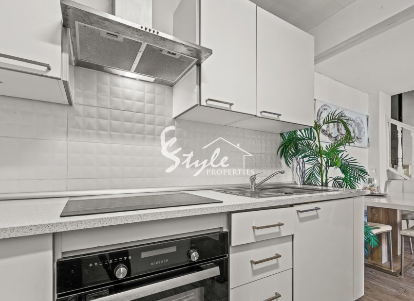 Resale - Villa - Orihuela Costa  - Playa Flamenca