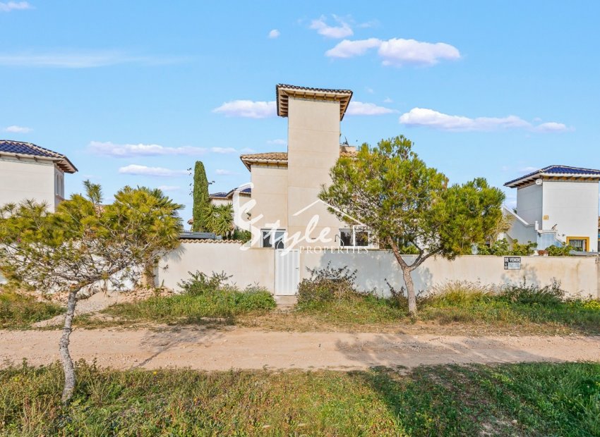 Resale - Villa - Orihuela Costa  - Playa Flamenca