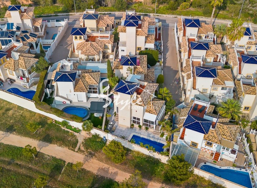 Resale - Villa - Orihuela Costa  - Playa Flamenca