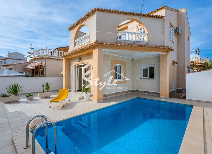 Resale - Villa - Orihuela Costa  - Playa Flamenca