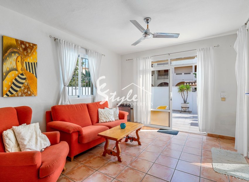 Resale - Villa - Orihuela Costa  - Playa Flamenca