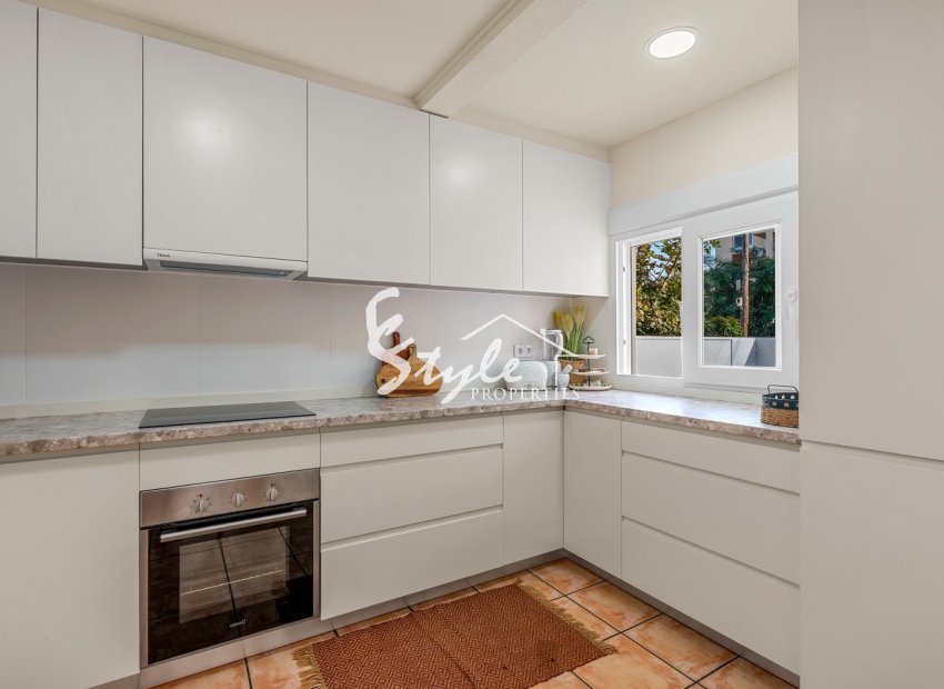 Resale - Villa - Orihuela Costa  - Playa Flamenca