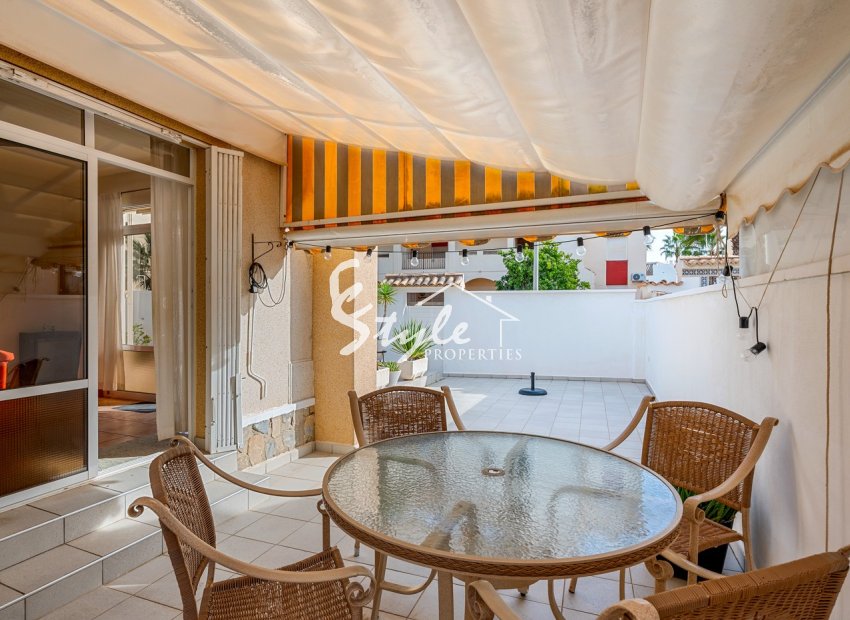 Resale - Villa - Orihuela Costa  - Playa Flamenca