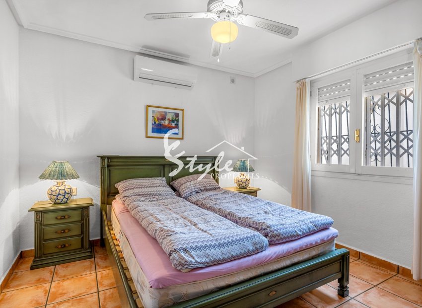 Resale - Villa - Orihuela-Costa - Playa Flamenca