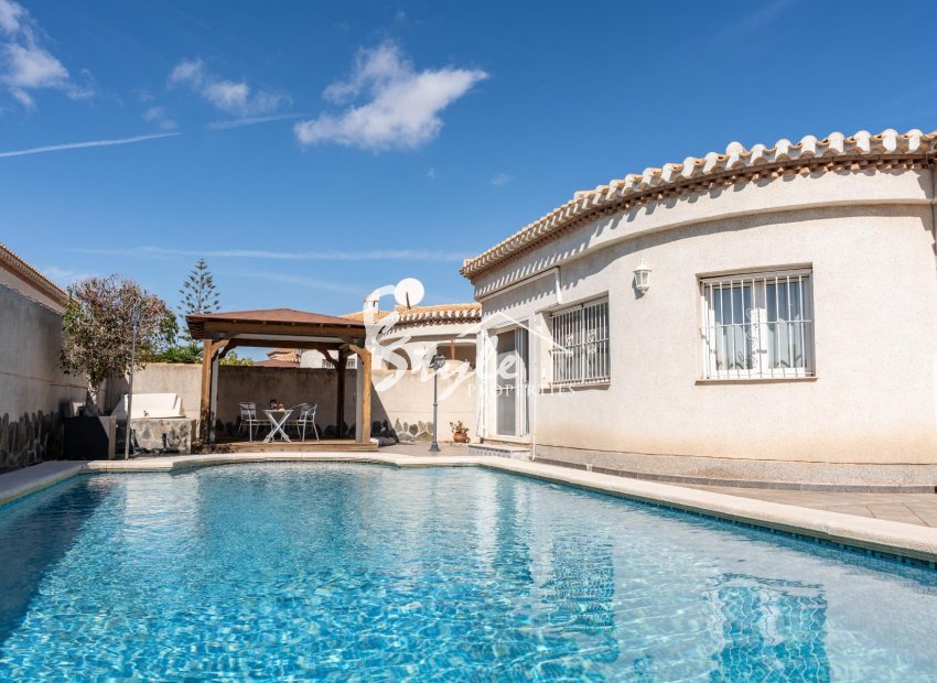 Resale - Villa - Orihuela-Costa - Playa Flamenca
